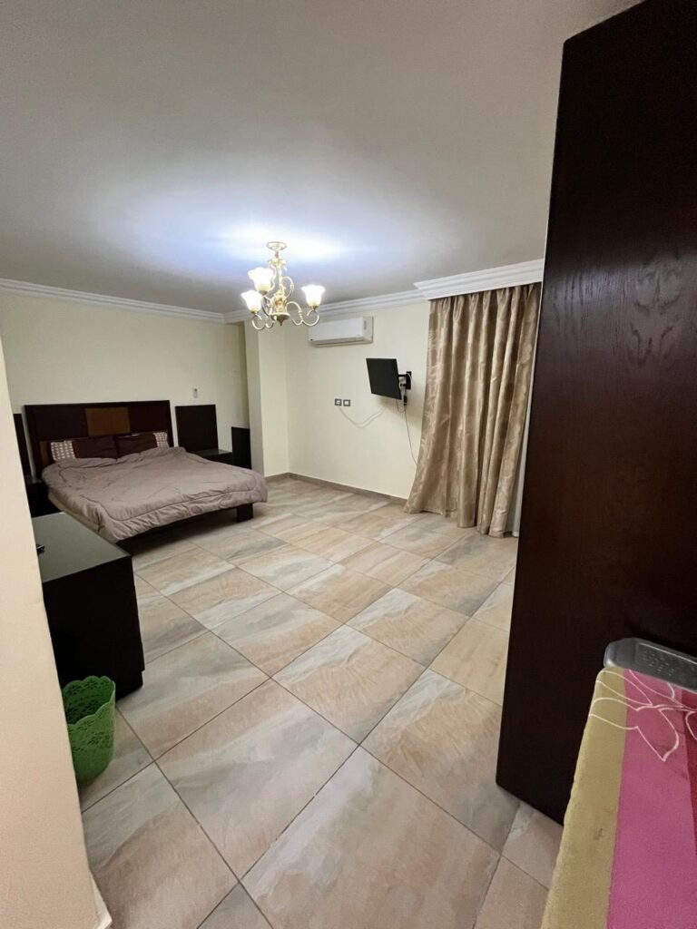 شقه فندقيه فاخرة للايجار اليومى والشهرى بالمهندسين ميدان لبنان 45 الف شهرى لفتره محدودة