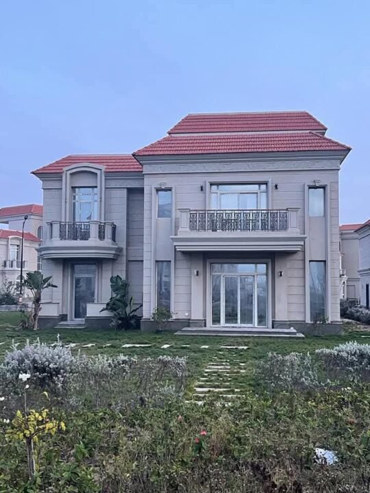 فيلا إستلام فورى بتشطيب كامل بسعر خطير