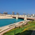 شاليه صف أول علي البحيره مباشرة بالحي اللاتيني العلمين الجديدة (بحري الطريق) ويطل علي أبراج العالمين.