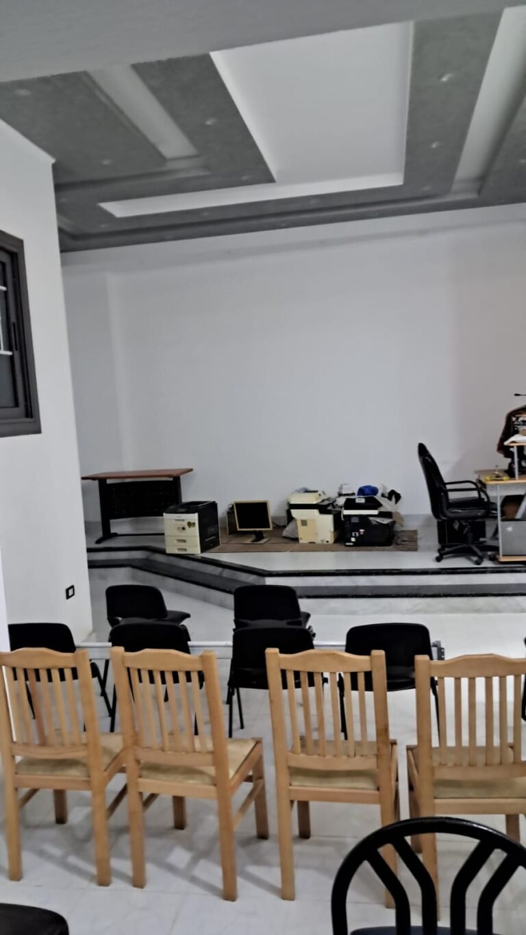 محل للبيع موقع استراتيجي في جناكليس-مساحة 140 م²