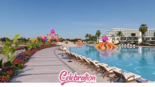 قرية سيليبريشن ويست بيتش الساحل