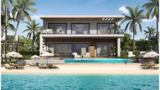 قرية سيليبريشن ويست بيتش