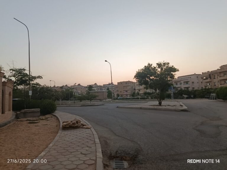 شقة للبيع 200م بالحي الرابع مدينه_العبور