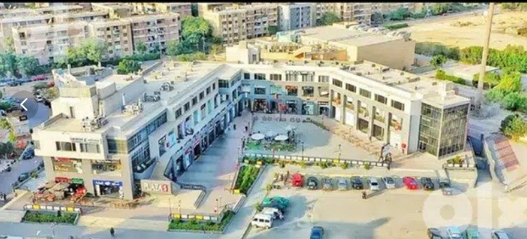 Shop 40m fully furnished for rent in Plaza5 Mall, Al Motamez, 6 October