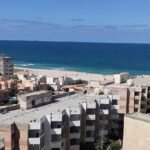 🏖️ شقة تطل على البحر مباشرة في منتجع لامير