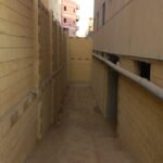 شقة دوبليكس دور ارضي بحديقة خاصة وبدروم بالحديقة المحيطة بمساحة مباني 280م