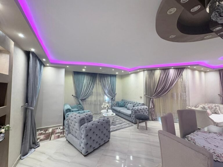 شقة للبيع في كمبوند زهرة العبور