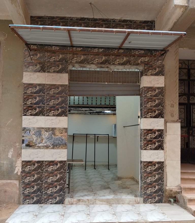 محل للايجار في منشأة القناطر شارع حسن وحسين العمومى