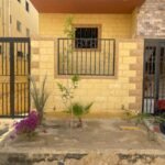 شقة دوبليكس دور ارضي بحديقة خاصة وبدروم بالحديقة المحيطة بمساحة مباني 280م