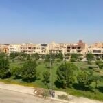 شقة مشمسة مساحة ٢٠٠ متر مفروشة ومجهزة بالاجهزة الكهربائية و التكيفات و النت تيلفون خاص بالوحدة