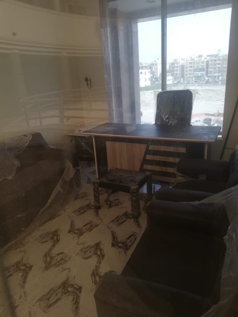 مكتب إداري تجاري للإيجار من المالك مباشرة