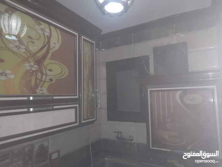 شقة مفروشة للإيجار بسعر مناسب للجادين على شارع رئيسي مباشرة(عائلات فقط)