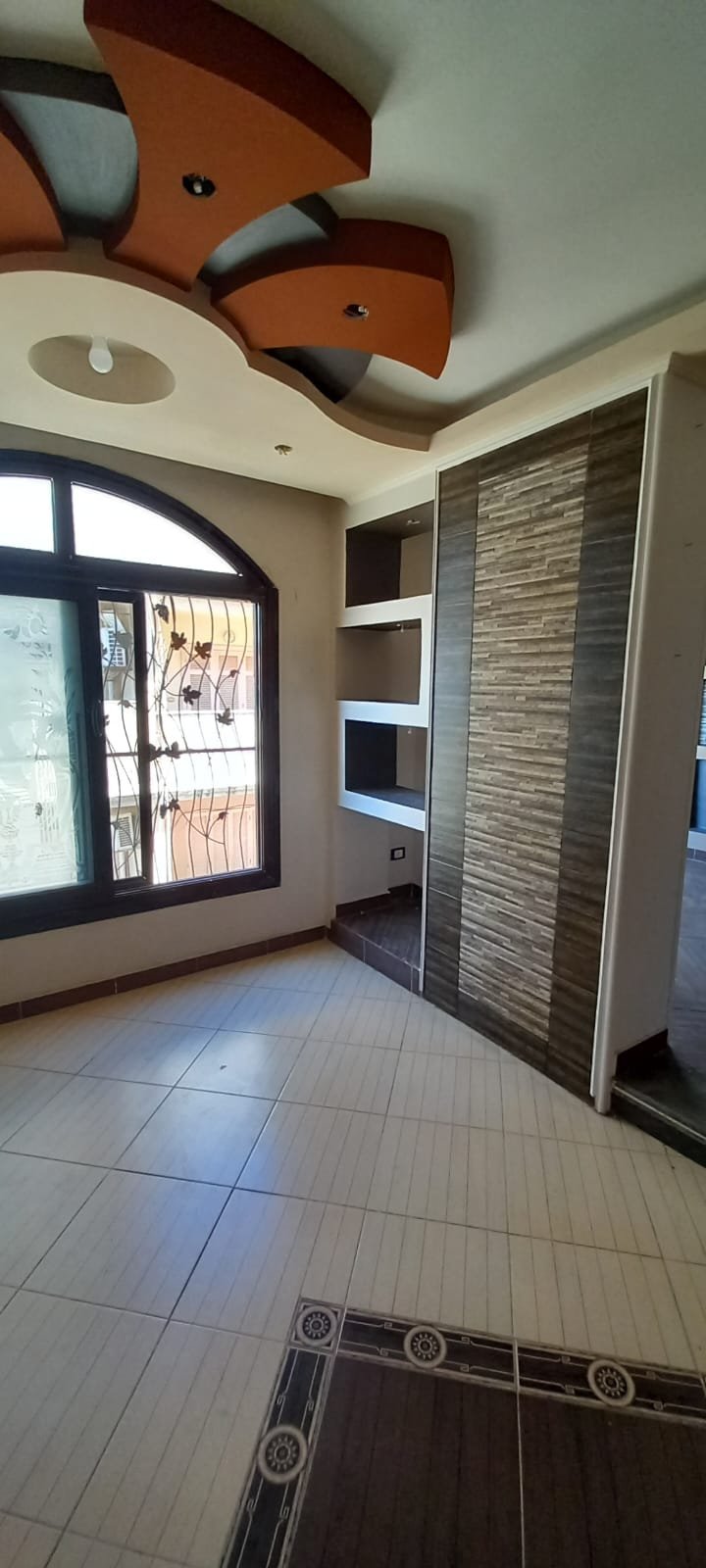 شقه للبيع في عمارات دار السلام شارع النصر سموحه