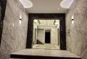 شقة للبيع في بيت الوطن التجمع الخامس بمساحة 185 متر