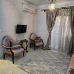 🏡 شقة مفروشة بالكامل للإيجار في جاردينيا سيتي – زون 1 (دور رابع)