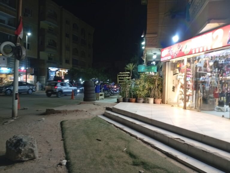 للاستثمار محل للبيع بحدائق الاهرام