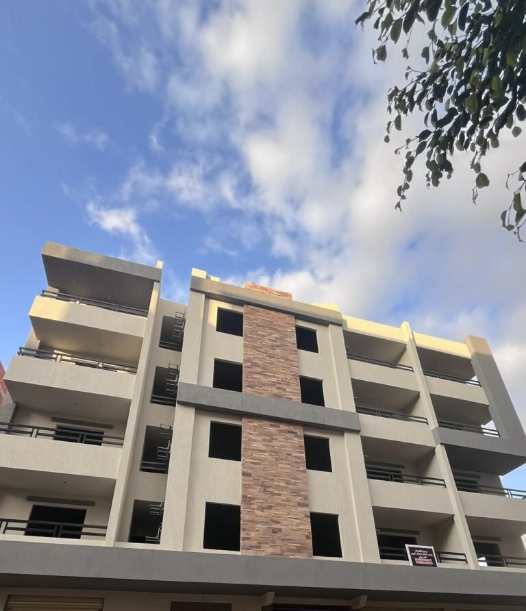 شقة للبيع في المقطم بمساحة 200 متر حي الزهور – الهضبة العليا