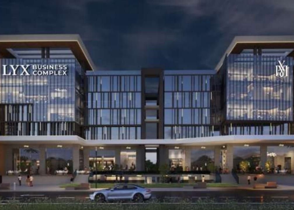 محل للبيع في القاهره الجديده التجمع الخامس علي التسعين الجنوبي قسط علي 6 سنين