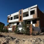 ​شقة فاخرة 400م بمواصفات فيلا ورووف خاص – مجاويش (عقد أخضر)