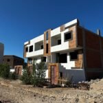 ​شقة فاخرة 400م بمواصفات فيلا ورووف خاص – مجاويش (عقد أخضر)