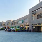 محل دور ارضي للايجار في القاهره الجديده علي محور جمال عبدالناصر التجمع الخامس