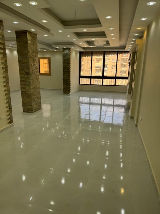 ميدان الساعه ش النزهه الرئيسي مدينه نصر بجوار دار الدفاع