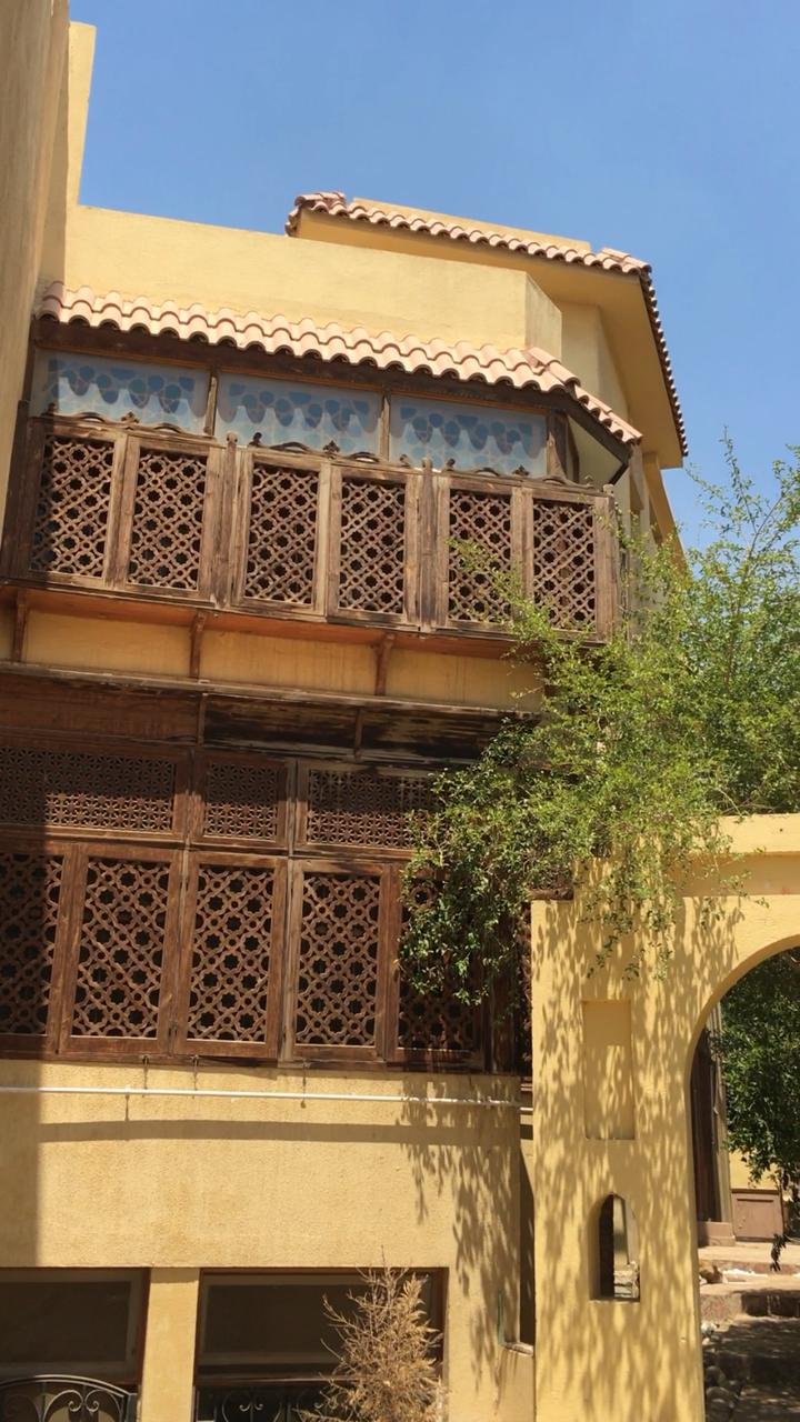 فيلا للبيع من المالك بجوار كارفور والجامعة البريطانية الشروق