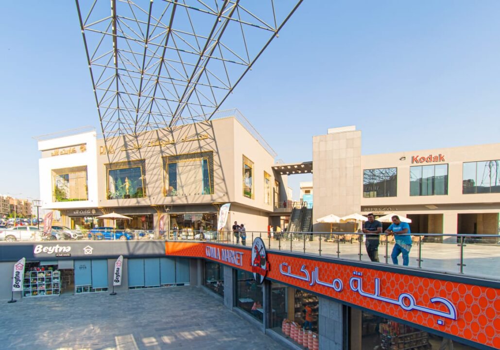 محل تجاري للبيع علي محور جمال عبد الناصر – القاهرة الجديدة