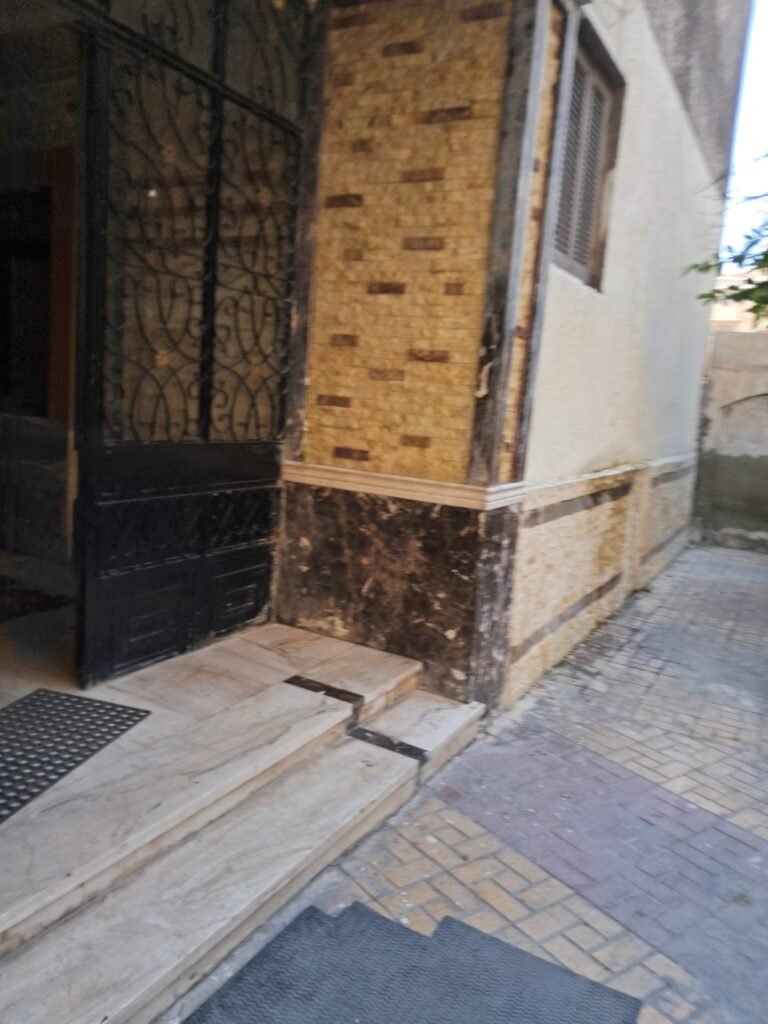 شقة للبيع بالاسكندرية – بشارع مصطفى كامل بجوار جاردينيا وسنترال مصطفى كامل بالعوايد