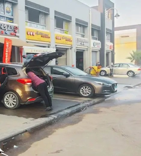 لبراند فقط ثلاث محلات بمدينتي نشاط سيارات بالكرافت زون بلوك 2