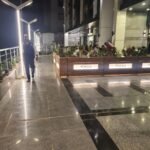 محل ارضي مجهز مطعم للايجار بمول فاليو بمدينة الشروق