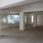 محل دورين 460 متر أرض الجولف النزهة قريب من ميدان الساعة للإيجارأو للبيع منطقة راقية 01122578365