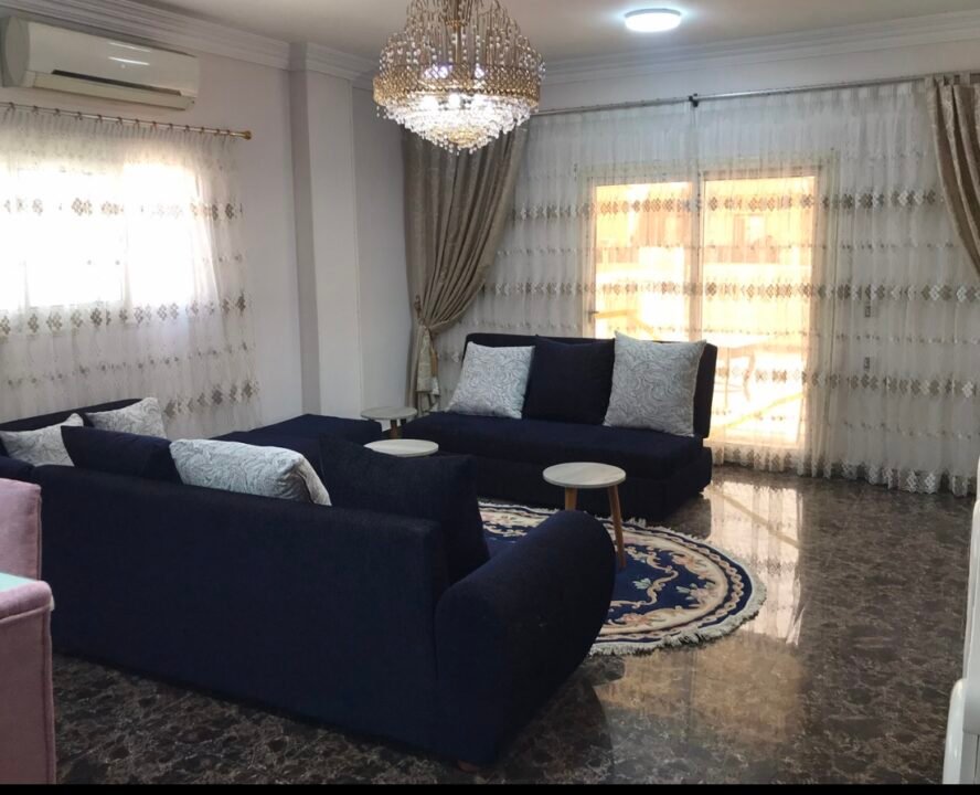 شقة مفروشة موقع متميز البنفسج عمارات التجمع الاول
