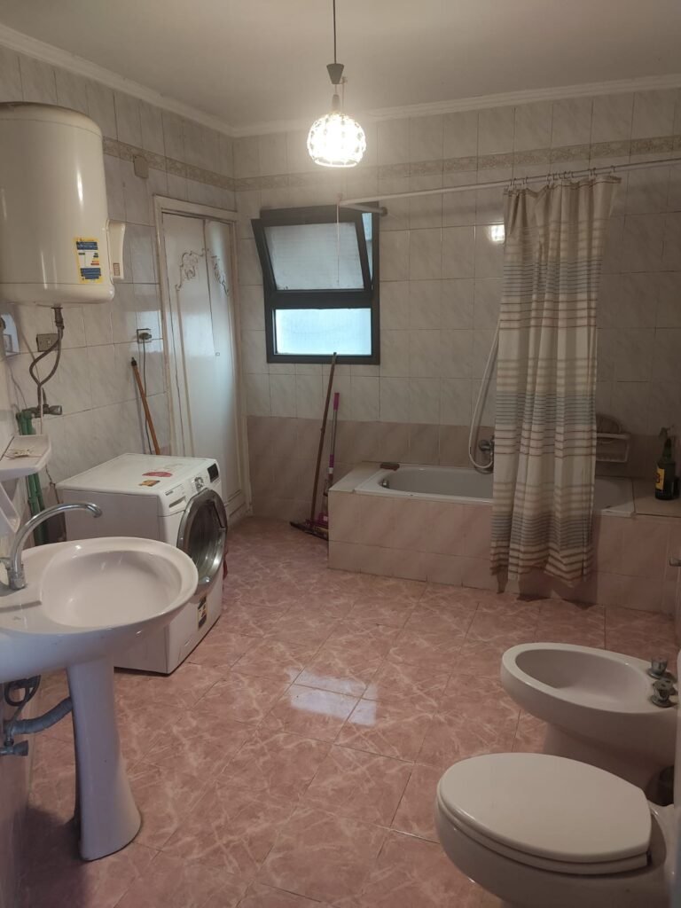 Comfortable and modern apartment suitable for families and individuals