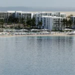 امتلك أسلوب حياة ساحلي مميز في ريفا بيتش فرونت