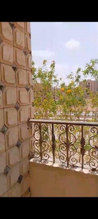 شقه للبيع 155م شارع رئيسي السياحية أ فرصة مميزة