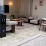 شقة مفروشة للإيجار في كمبوند 90 أفينيو،تطل علي الجامعه الامريكيه في قلب التجمع الخامس