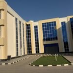 للبيع بالخمائل دور كامل طبى / ادرى مساحه 870 م متشطب بالكامل