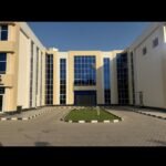 للبيع بالخمائل دور كامل طبى / ادرى مساحه 870 م متشطب بالكامل