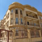 اذا كنت بتدور على مساحة واسعة، تشطيب راقي، وجاردن خاصة فى مدينه الشروق، فالوحدة دي هتكون اختيار ممتاز.