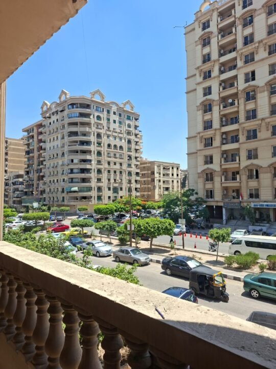للبيع مقر ادارى وتجارى للبيع 910 م – 12 شارع احمد حسن من مصطفى النحاس