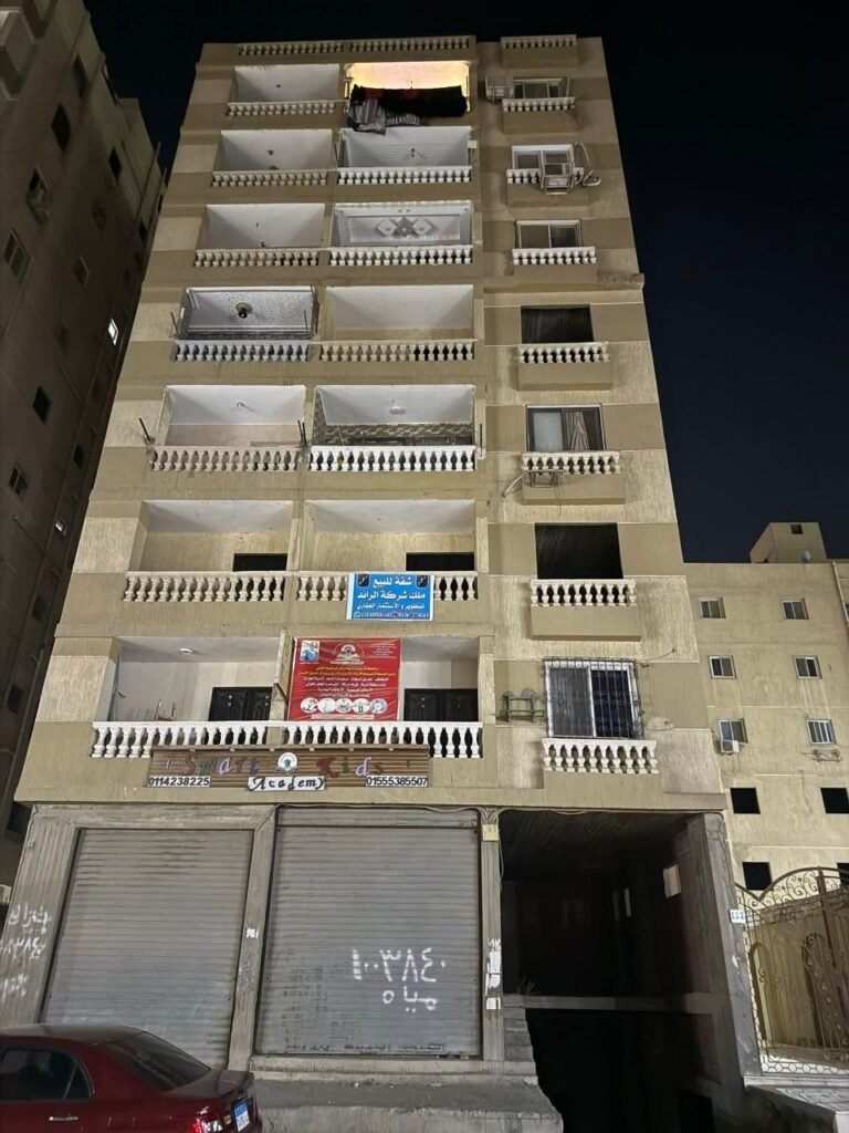 للبيع محلات و بدروم مساحة 600 متر في منطقة ركن فاروق كورنيش حلوان تقسيم رئاسة الجمهورية