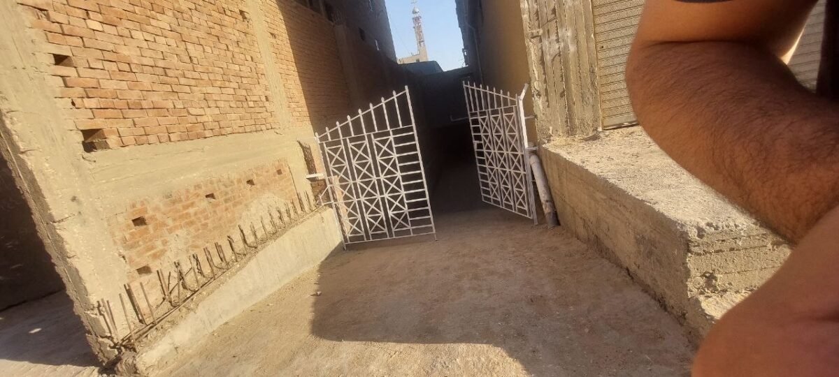 للبيع محلات و بدروم مساحة 600 متر في منطقة ركن فاروق كورنيش حلوان تقسيم رئاسة الجمهورية