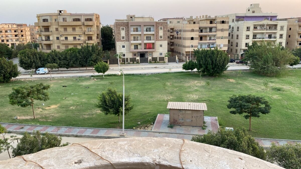 شقه للبيع 195 م فى العبور – الحى التاسع