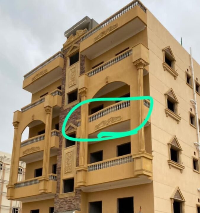 شقة للبيع بالاكثر تميز امام النوادى