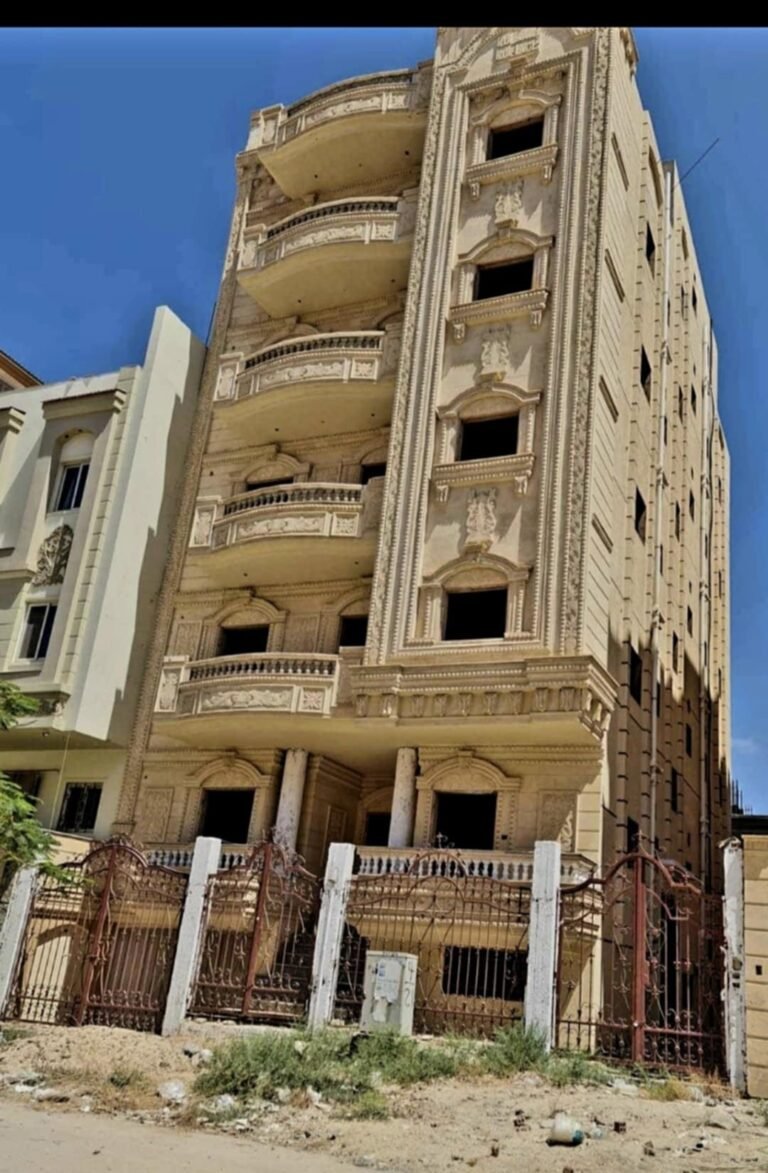 منزل بالحي الخامس252م بدروم + 5 ادوار