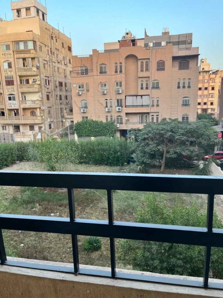 شقة للبيع ٣٢٨ م٢ الهضبة الوسطى سوبر لوكس