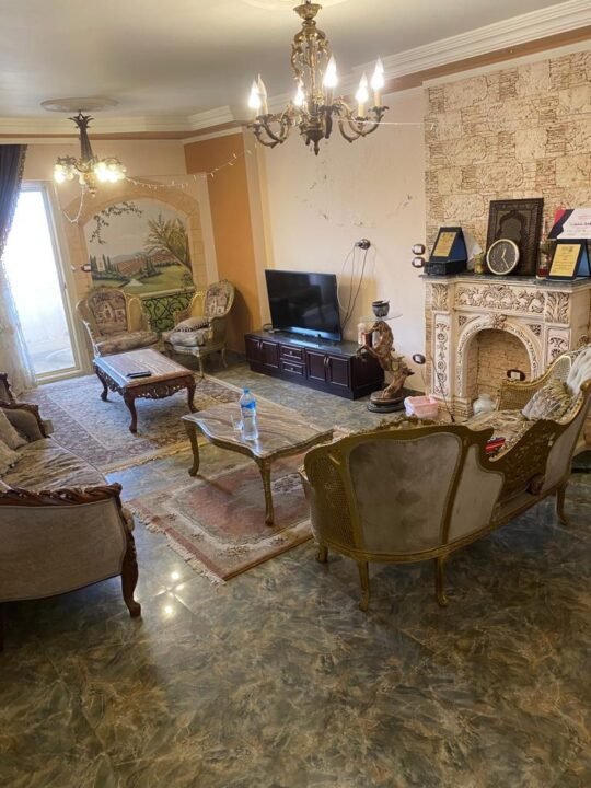 شارع الرياده سموحه بجوار كمبوند السرايا